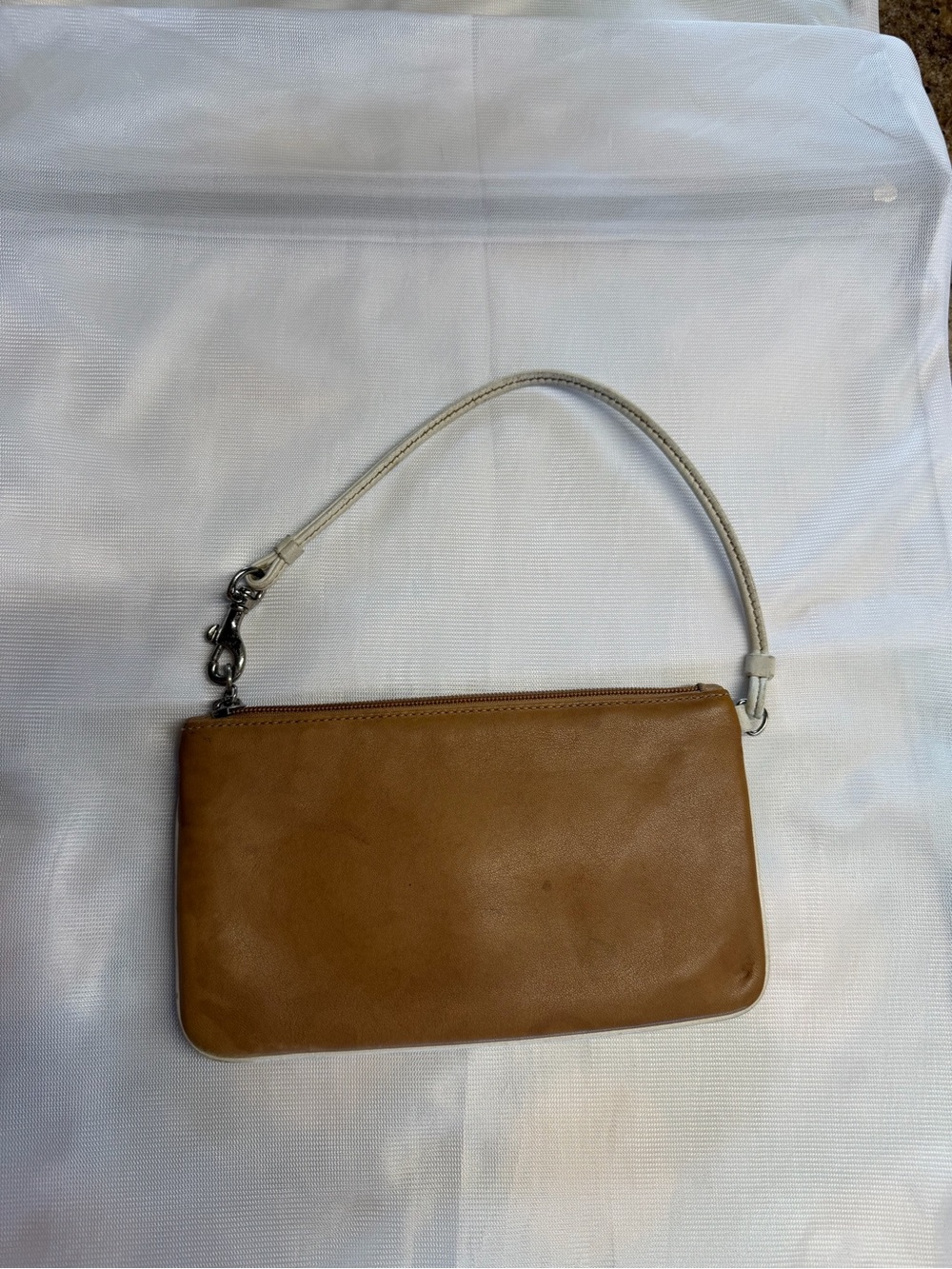 Coach Vintage Y2K Tan Leather & White Trim Wristlet with Signature C Lining - Picture 2 of 6